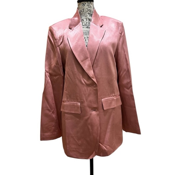 ASTR The Label Women's Pink Kimia Oversized Satin Blazer, Medium NWOT - Picture 2 of 9